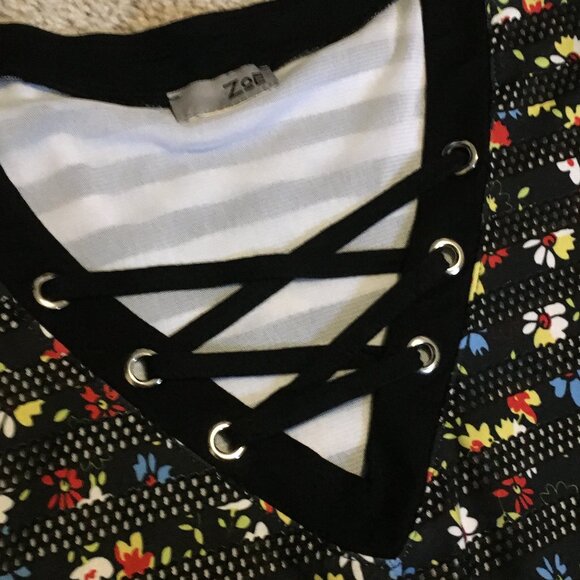 Retro Floral and Mesh Cross Lace Up Tee - Picture 8 of 16